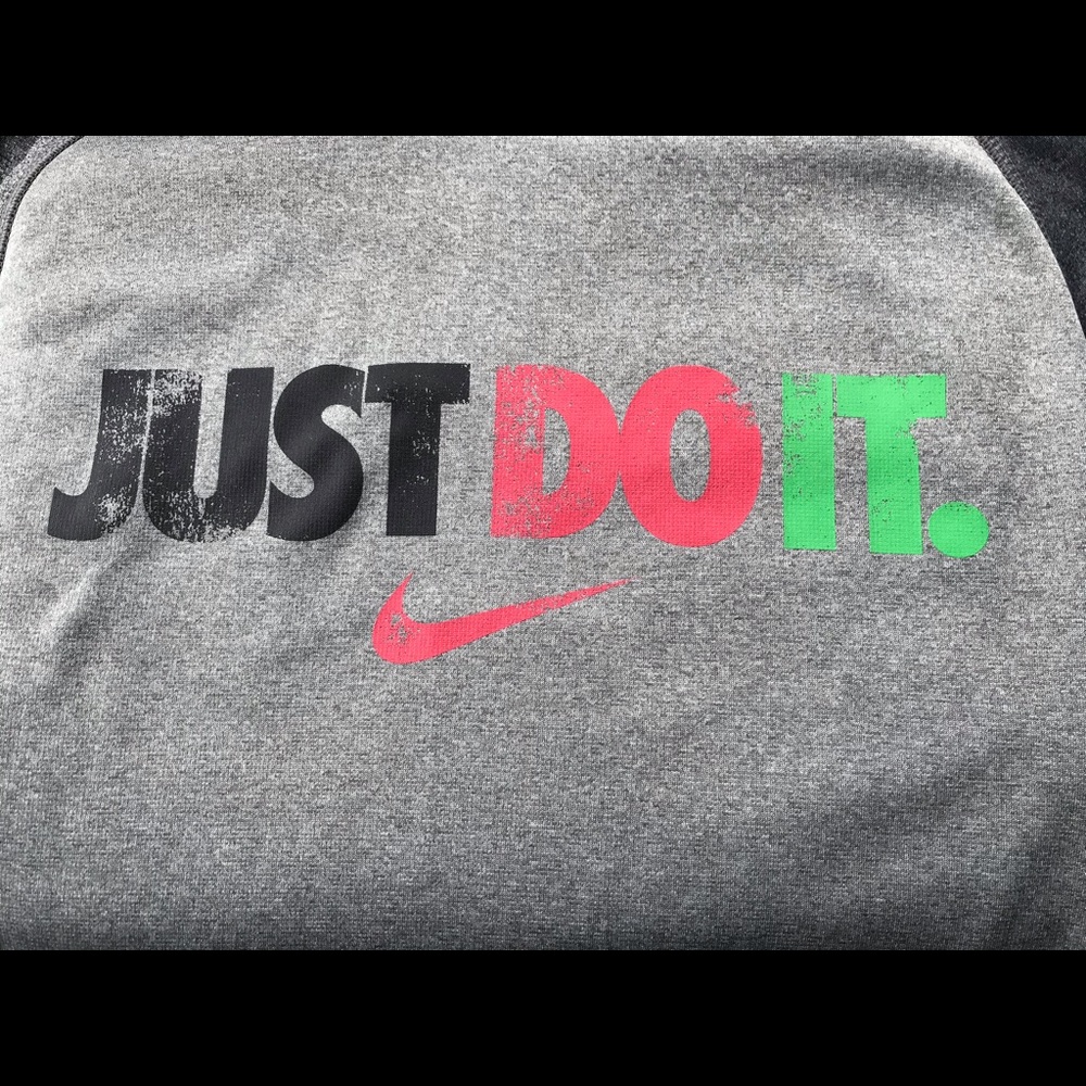 Women’s Nike Sweatshirt - Picture 4 of 4